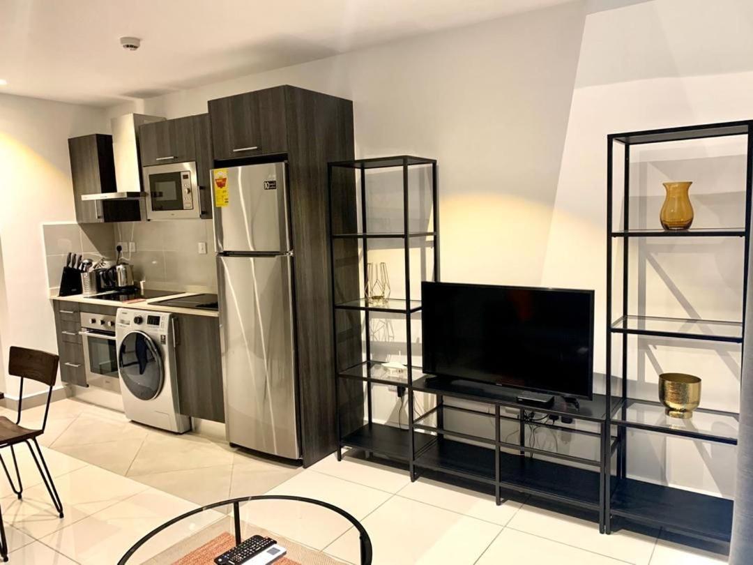 One Bedroom Apartment At A Embassy Gardens Cantonments Accra Luaran gambar