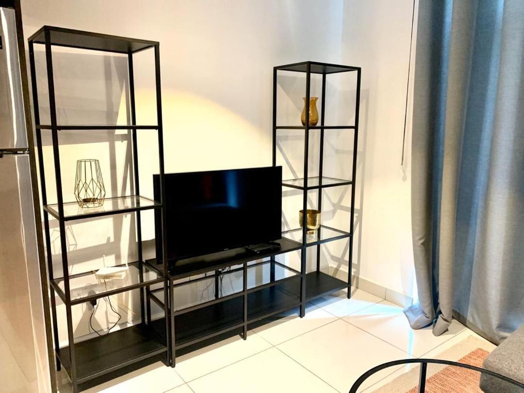 One Bedroom Apartment At A Embassy Gardens Cantonments Accra Luaran gambar